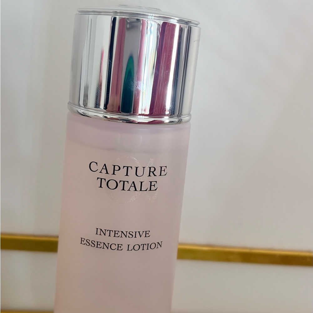 Dior Capture Totale Essence Lotion - Silver and Pink